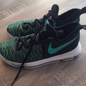 Nike boys basketball shoes